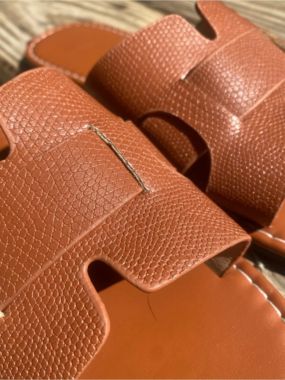 ⭐️ Cognac Brown Cutout Slides⭐️